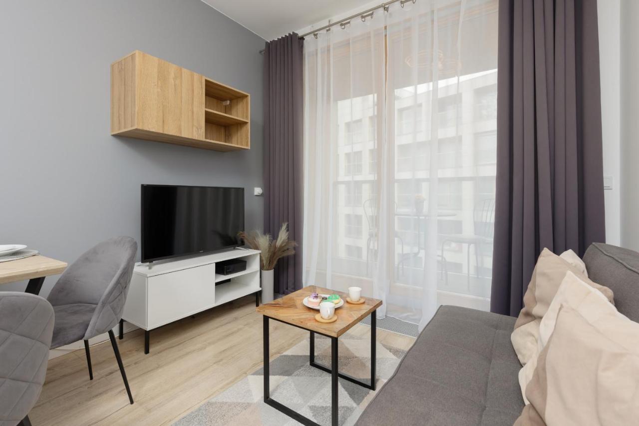 Cozy Apartments With Parking In The 19Th District By Noclegi Renters وارسو المظهر الخارجي الصورة